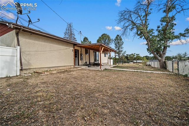 11 Macnaughton Road, Pueblo, CO 81001