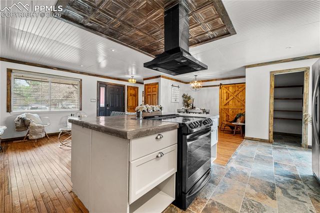 11 Macnaughton Road, Pueblo, CO 81001