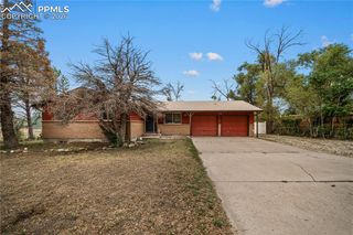11 Macnaughton Road, Pueblo, CO 81001