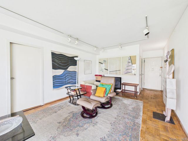 2 Fordham Hill Oval Unit 9G, Bronx, NY 10468