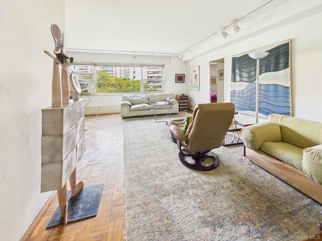 2 Fordham Hill Oval Unit 9G, Bronx, NY 10468
