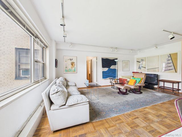 2 Fordham Hill Oval Unit 9G, Bronx, NY 10468