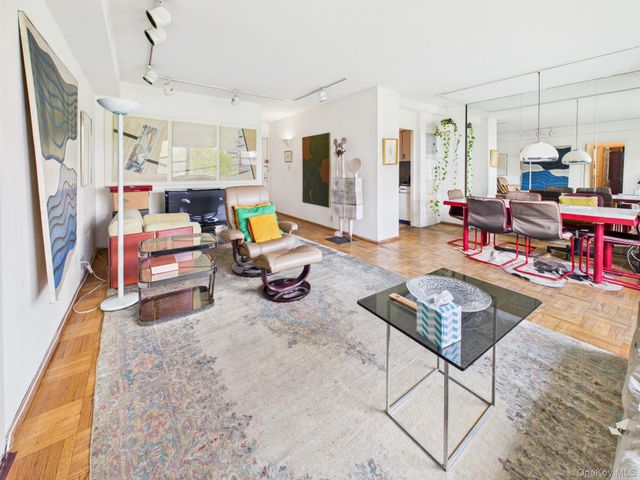 2 Fordham Hill Oval Unit 9G, Bronx, NY 10468