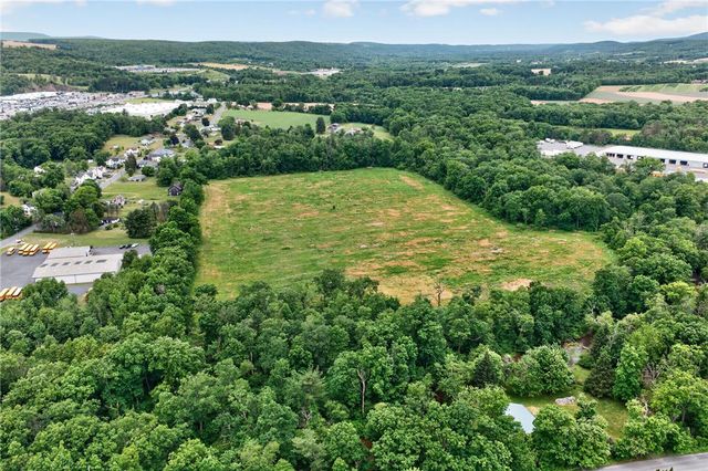 Ashtown Drive, Mahoning Twp, PA 18235