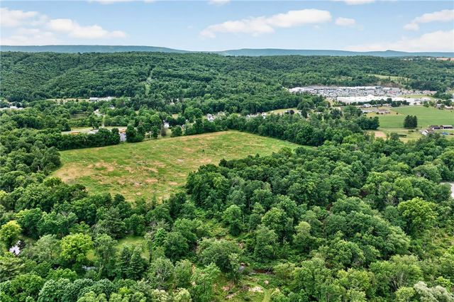 Ashtown Drive, Mahoning Twp, PA 18235