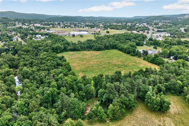 Ashtown Drive, Mahoning Twp, PA 18235