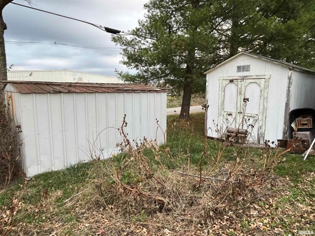 1000 DOVER Street, Centralia, IL 62801