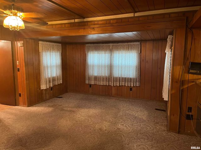 1000 DOVER Street, Centralia, IL 62801