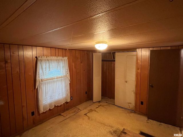 1000 DOVER Street, Centralia, IL 62801