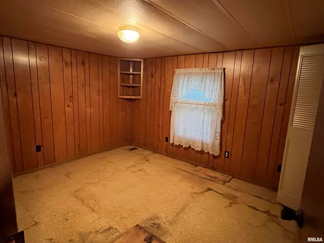 1000 DOVER Street, Centralia, IL 62801