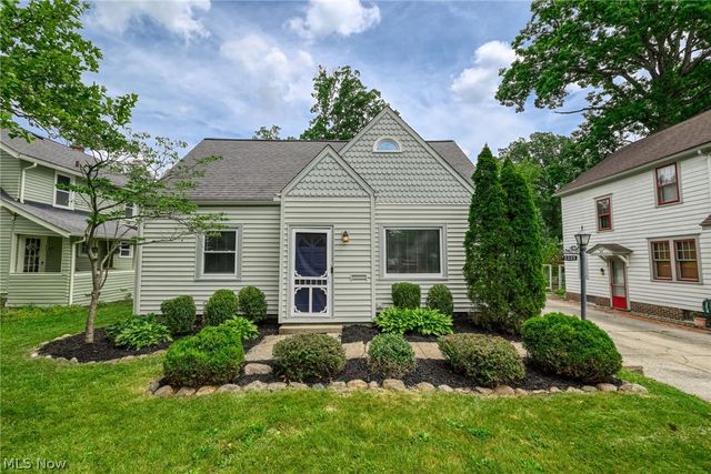 2225 16th Street, Cuyahoga Falls, OH 44223