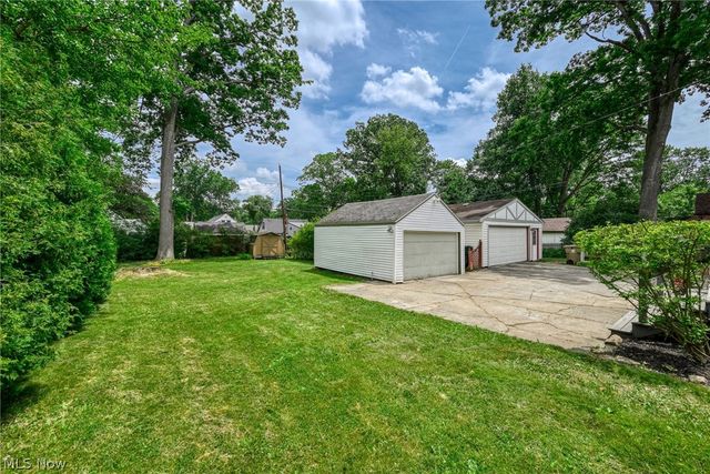 2225 16th Street, Cuyahoga Falls, OH 44223