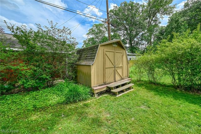 2225 16th Street, Cuyahoga Falls, OH 44223