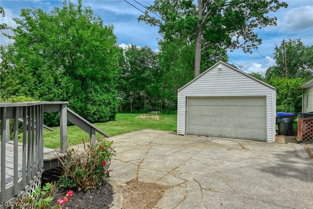 2225 16th Street, Cuyahoga Falls, OH 44223