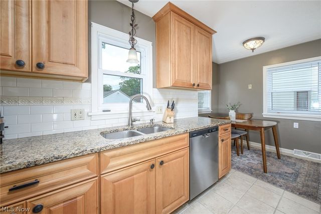 2225 16th Street, Cuyahoga Falls, OH 44223