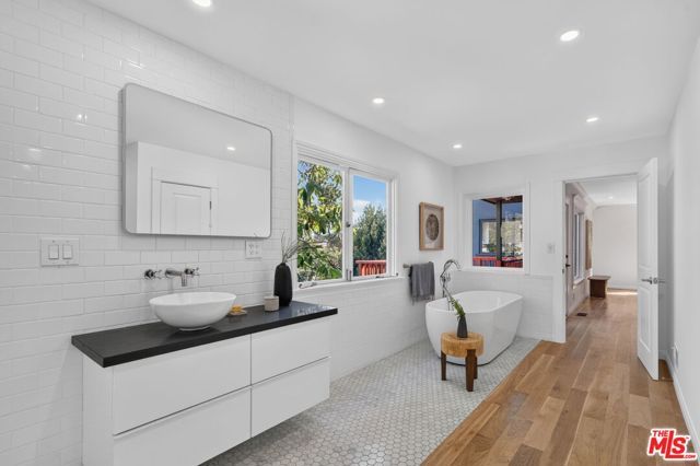 1356 Mcduff Street, Los Angeles, CA 90026