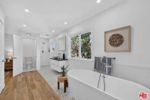 1356 Mcduff Street, Los Angeles, CA 90026