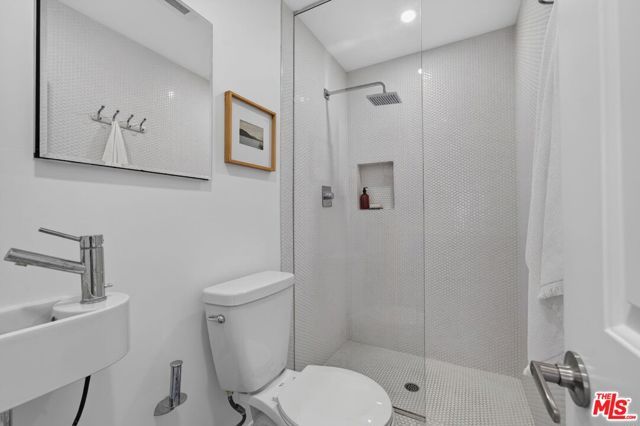 1356 Mcduff Street, Los Angeles, CA 90026