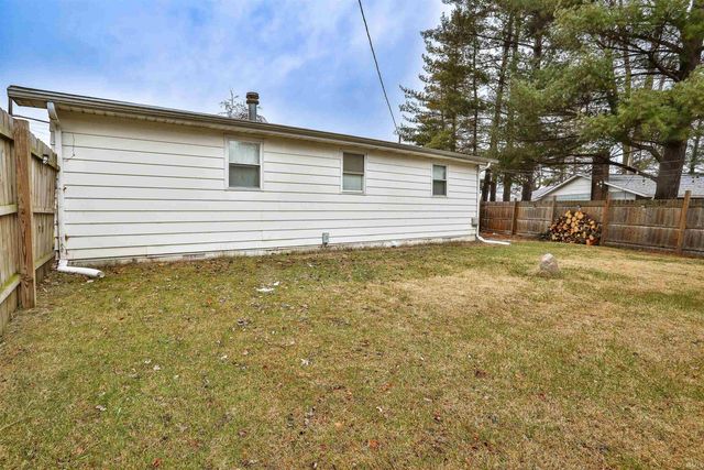 1732 S Country Club Road, Warsaw, IN 46580