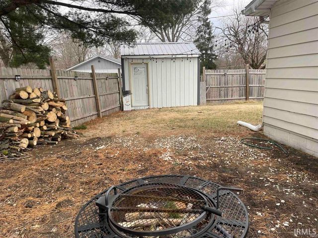 1732 S Country Club Road, Warsaw, IN 46580