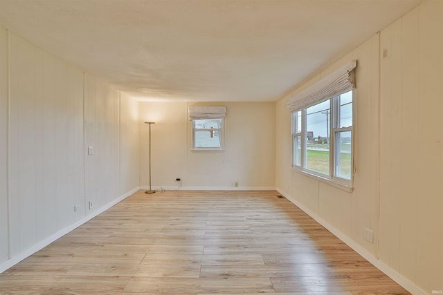 1732 S Country Club Road, Warsaw, IN 46580