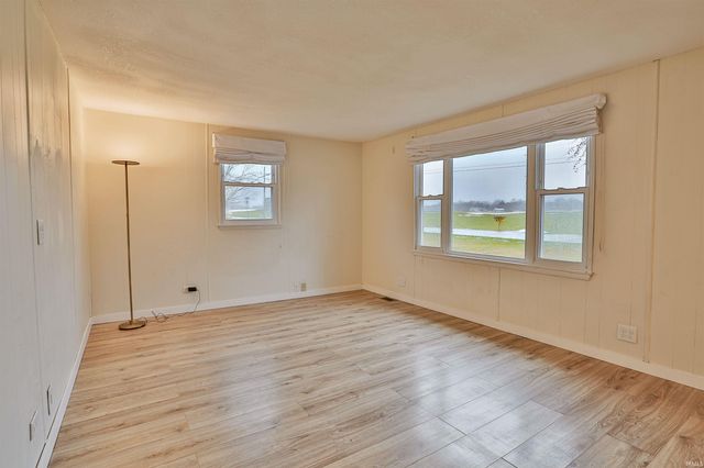 1732 S Country Club Road, Warsaw, IN 46580