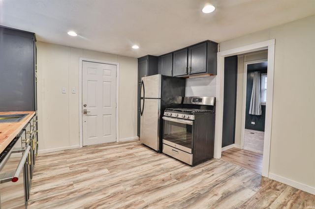 1732 S Country Club Road, Warsaw, IN 46580