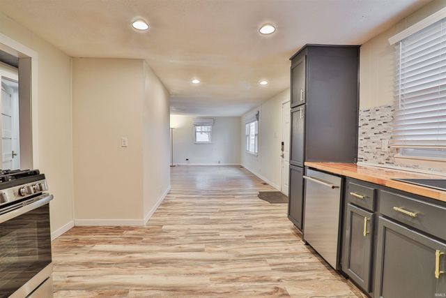 1732 S Country Club Road, Warsaw, IN 46580