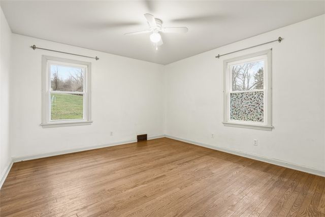 123 Wampum Rd, Big Beaver, PA 16157