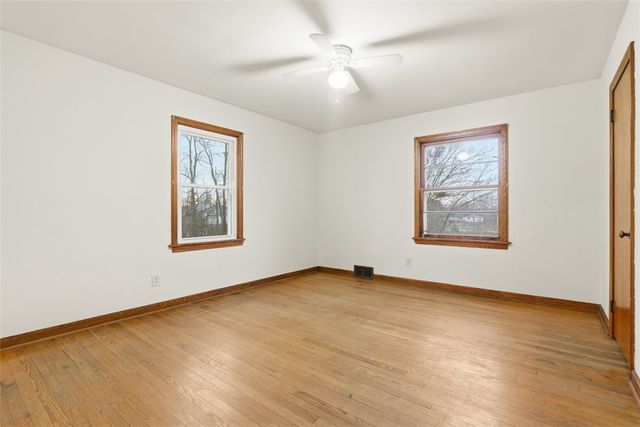 123 Wampum Rd, Big Beaver, PA 16157