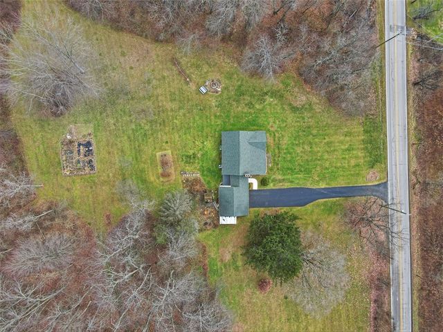 123 Wampum Rd, Big Beaver, PA 16157