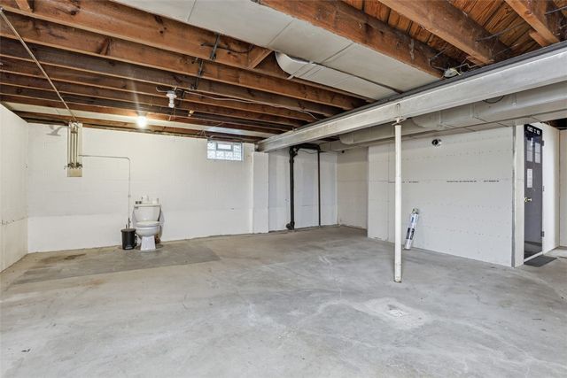 123 Wampum Rd, Big Beaver, PA 16157