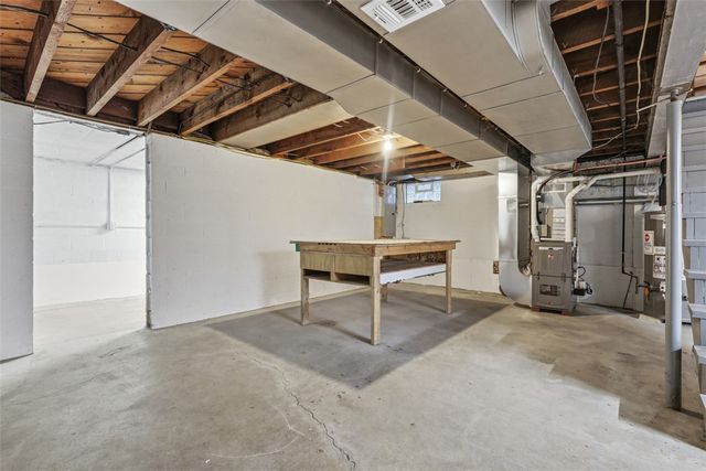 123 Wampum Rd, Big Beaver, PA 16157