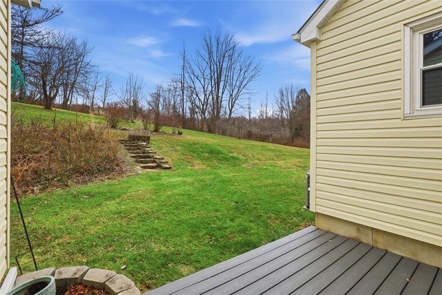 123 Wampum Rd, Big Beaver, PA 16157