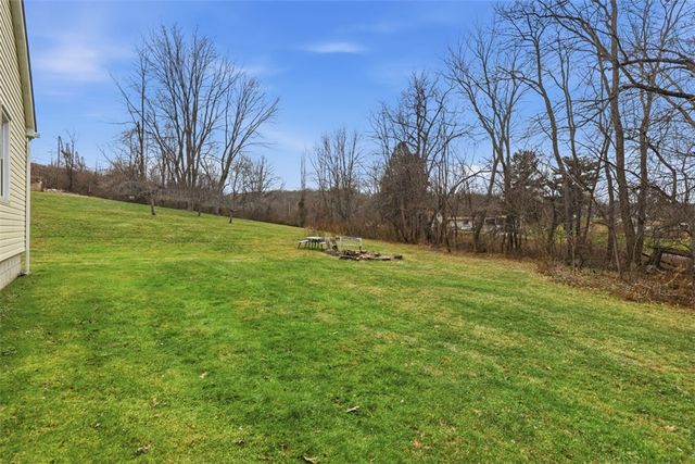 123 Wampum Rd, Big Beaver, PA 16157