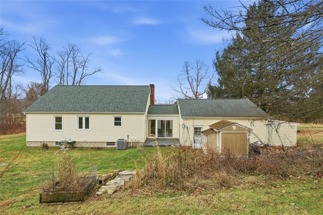 123 Wampum Rd, Big Beaver, PA 16157