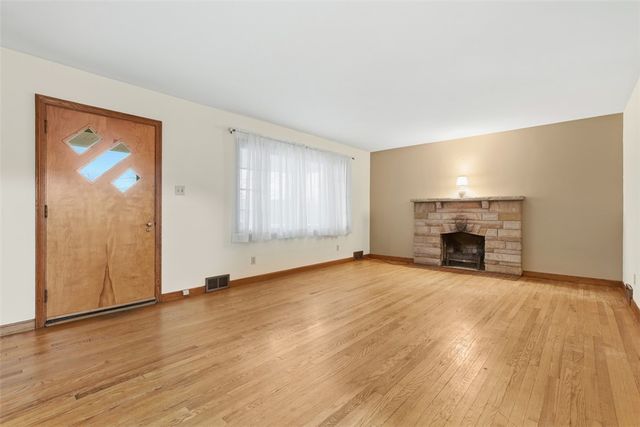 123 Wampum Rd, Big Beaver, PA 16157