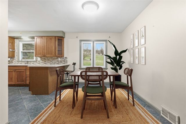 123 Wampum Rd, Big Beaver, PA 16157