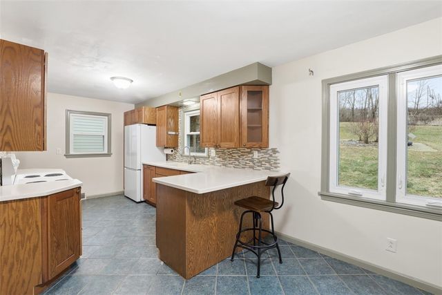 123 Wampum Rd, Big Beaver, PA 16157