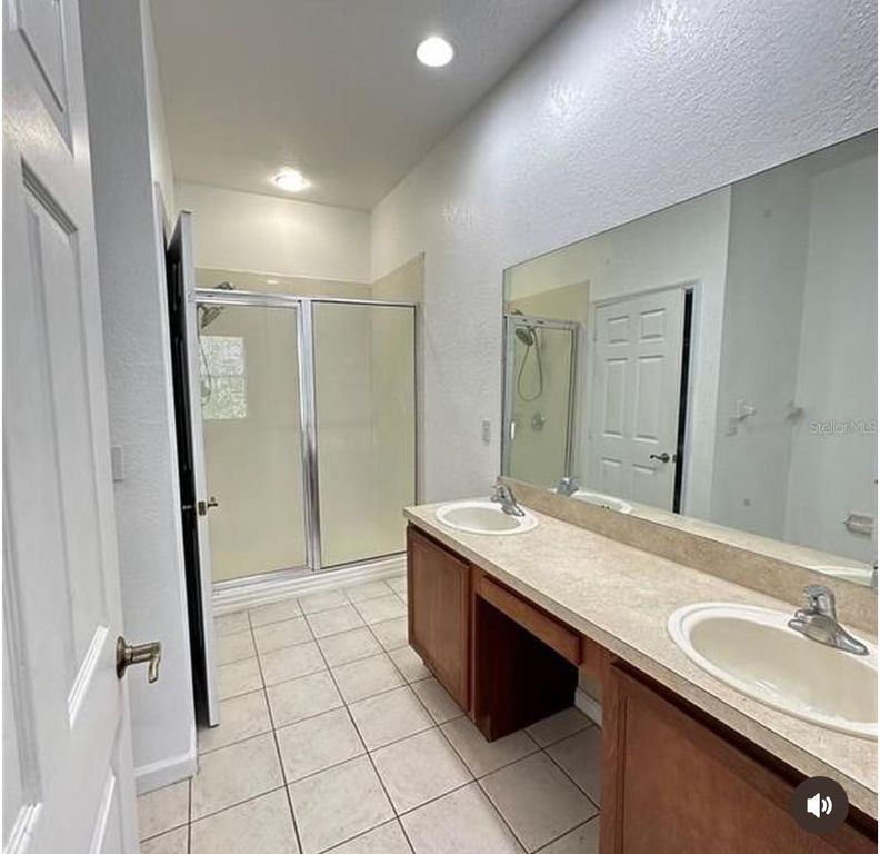 Image 5 of property listing at 3351 WHITESTONE CIRCLE 204, Kissimmee, FL 34741