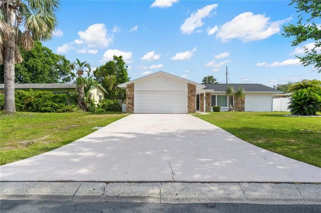 1720 PATLIN CIRCLE N, Largo, FL 33770
