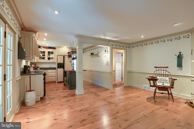 6105 WESTOVER DR, Mechanicsburg, PA 17050