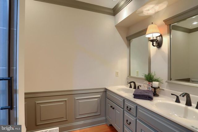 6105 WESTOVER DR, Mechanicsburg, PA 17050