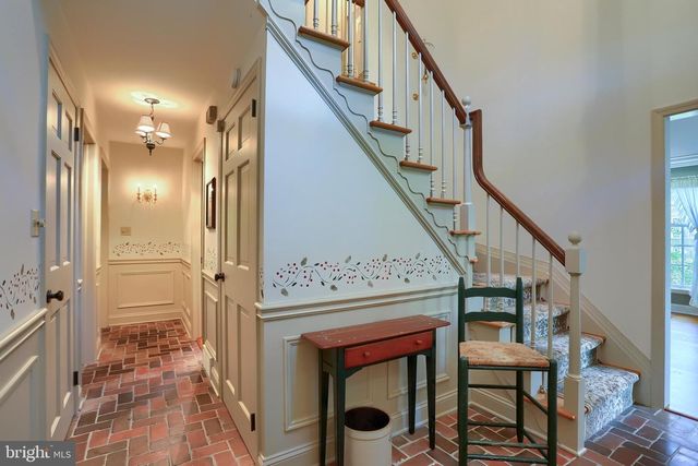 6105 WESTOVER DR, Mechanicsburg, PA 17050