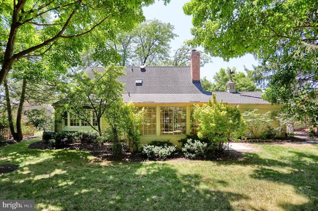 6105 WESTOVER DR, Mechanicsburg, PA 17050
