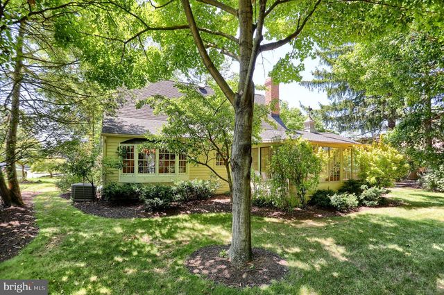 6105 WESTOVER DR, Mechanicsburg, PA 17050