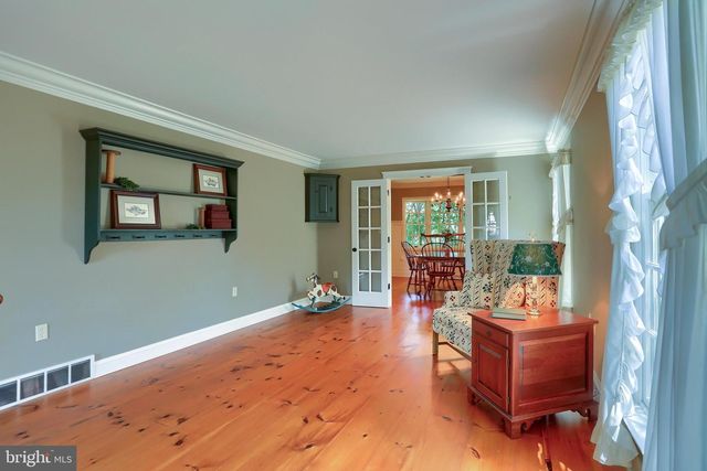 6105 WESTOVER DR, Mechanicsburg, PA 17050
