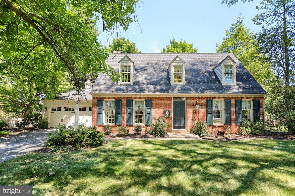 6105 WESTOVER DR, Mechanicsburg, PA 17050