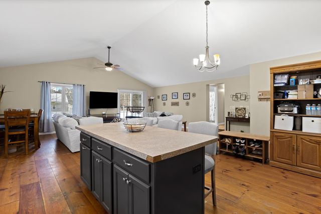 129 New Boston Road, Goffstown, NH 03045