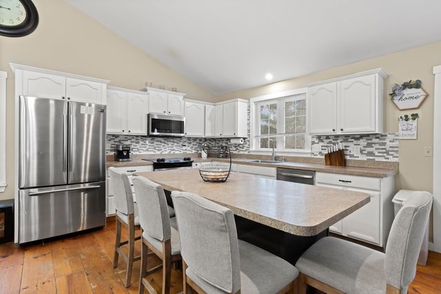 129 New Boston Road, Goffstown, NH 03045